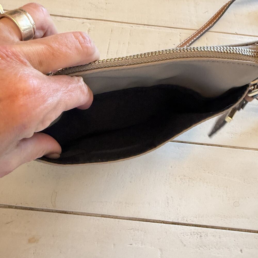 Tommy hilfinger Purse - Picture 5 of 11